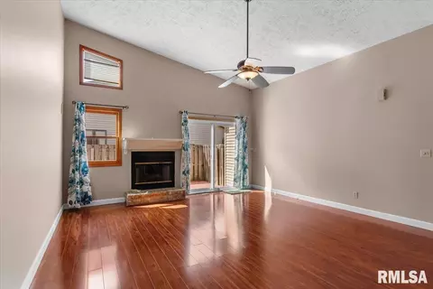 Living - 2402 Checkerberry Ln, Springfield, IL 62711 photo 4 of 5