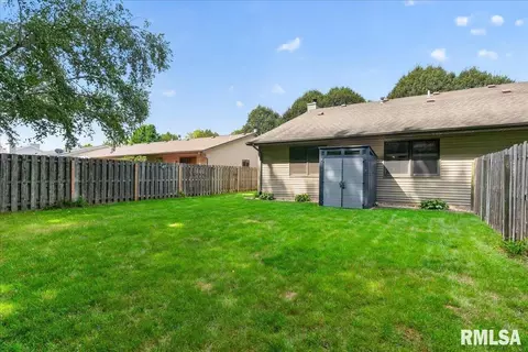 Exterior - 2402 Checkerberry Ln, Springfield, IL 62711 photo 7 of 8