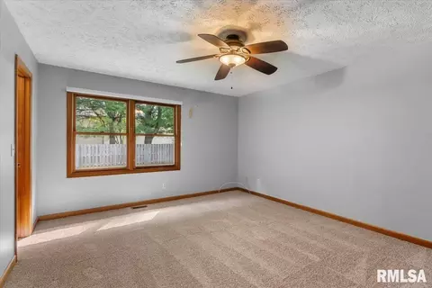 Bedroom - 2402 Checkerberry Ln, Springfield, IL 62711 photo 4 of 6