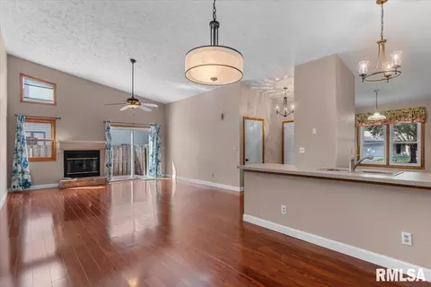 Living - 2402 Checkerberry Ln, Springfield, IL 62711 photo 5 of 5