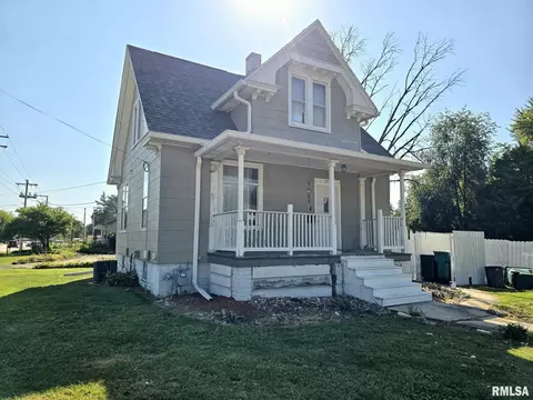 597 Olive St, Galesburg, IL 61401