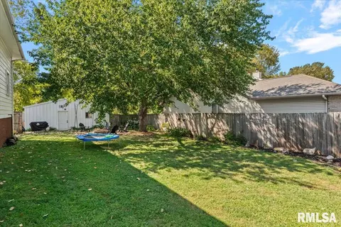 Exterior - 3501 W Iles Ave, Springfield, IL 62711 photo 7 of 9