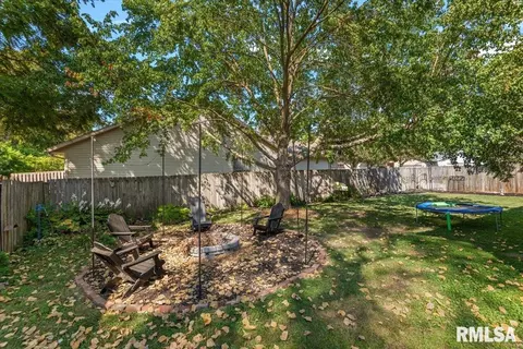 Exterior - 3501 W Iles Ave, Springfield, IL 62711 photo 1 of 9