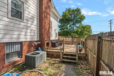 Exterior - 3501 W Iles Ave, Springfield, IL 62711 photo 2 of 9