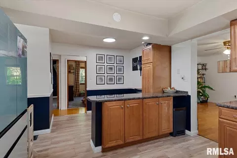 Entry Way - 3501 W Iles Ave, Springfield, IL 62711 photo 1 of 6