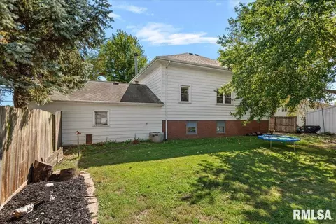 Exterior - 3501 W Iles Ave, Springfield, IL 62711 photo 5 of 9