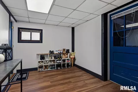 Entry Way - 3501 W Iles Ave, Springfield, IL 62711 photo 5 of 6