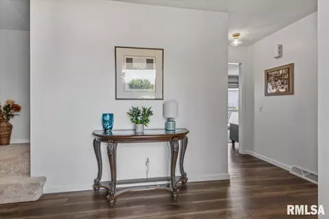 Entry Way - 3220 Red Bud Ln, Springfield, IL 62712 photo 1 of 2
