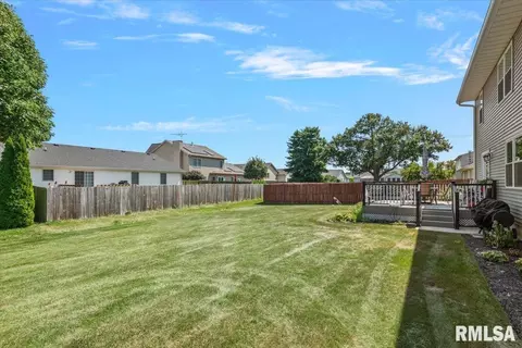Exterior - 3220 Red Bud Ln, Springfield, IL 62712 photo 5 of 10