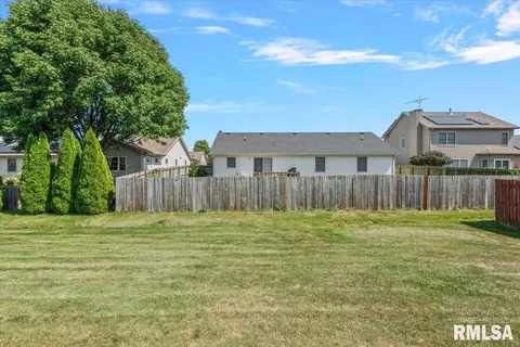 Exterior - 3220 Red Bud Ln, Springfield, IL 62712 photo 4 of 10
