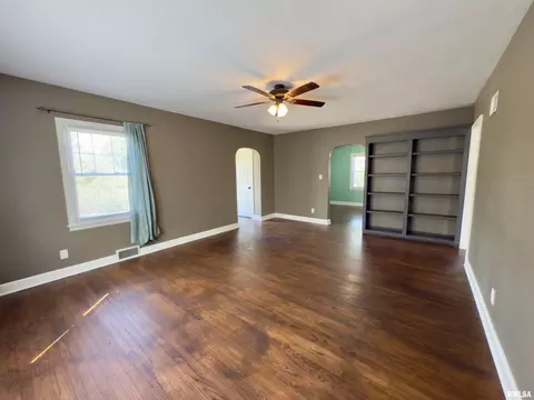 Living - 2416 S 5th St, Springfield, IL 62703 photo 4 of 5