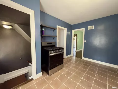 Entry Way - 2416 S 5th St, Springfield, IL 62703 photo 1 of 8