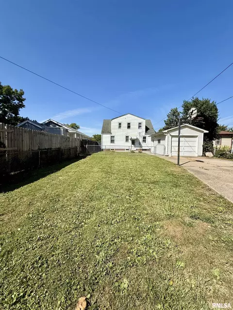 Exterior - 2416 S 5th St, Springfield, IL 62703 photo 3 of 9