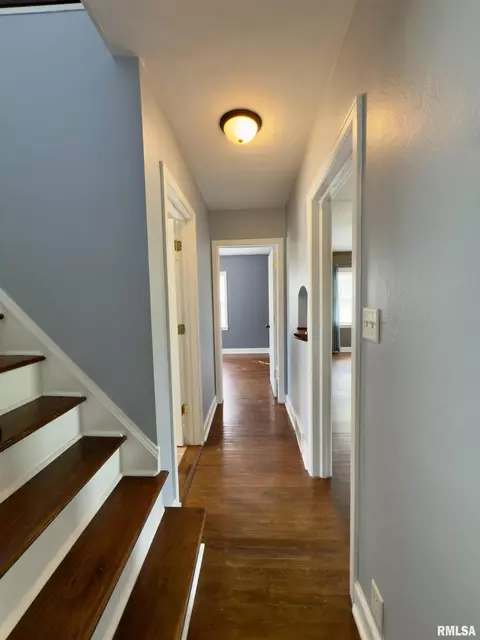 Entry Way - 2416 S 5th St, Springfield, IL 62703 photo 6 of 8