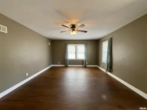 Living - 2416 S 5th St, Springfield, IL 62703 photo 2 of 5