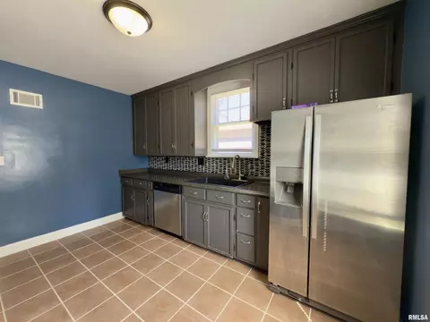 Kitchen - 2416 S 5th St, Springfield, IL 62703 photo 3 of 3