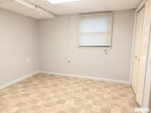 Bedroom - 40014003 Hazelcrest Rd, Springfield, IL 62703 photo 2 of 4