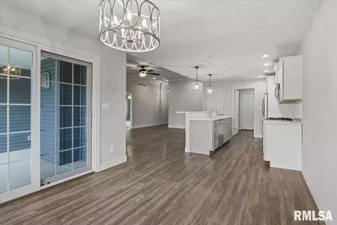 Entry Way - 3418 Telford Dr, Springfield, IL 62712 photo 5 of 9