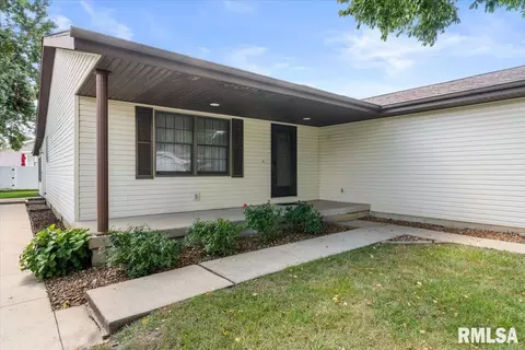 Exterior - 2904 Biscayne Dr, Springfield, IL 62707 photo 3 of 8