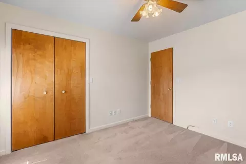 Bedroom - 2904 Biscayne Dr, Springfield, IL 62707 photo 3 of 9