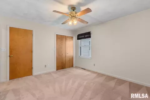 Bedroom - 2904 Biscayne Dr, Springfield, IL 62707 photo 7 of 9
