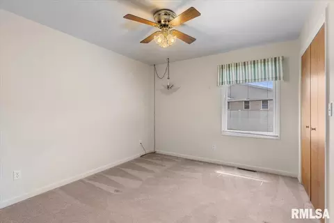 Bedroom - 2904 Biscayne Dr, Springfield, IL 62707 photo 2 of 9