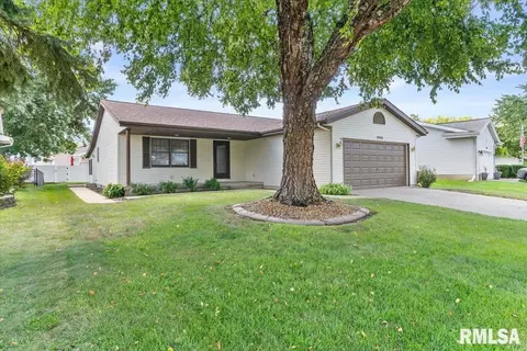 Exterior - 2904 Biscayne Dr, Springfield, IL 62707 photo 2 of 8