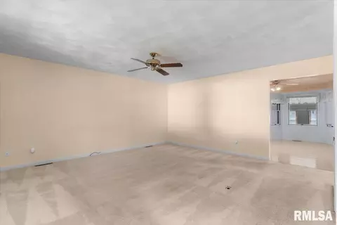 Living - 2904 Biscayne Dr, Springfield, IL 62707 photo 1 of 4
