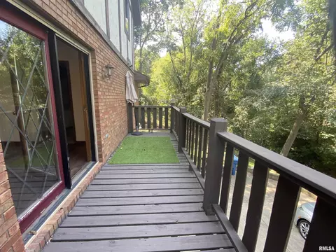 Exterior - 3912 W Bluffs Rd, Springfield, IL 62711 photo 9 of 12