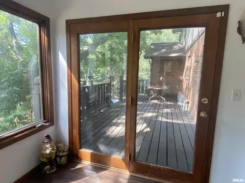 Exterior - 3912 W Bluffs Rd, Springfield, IL 62711 photo 3 of 12