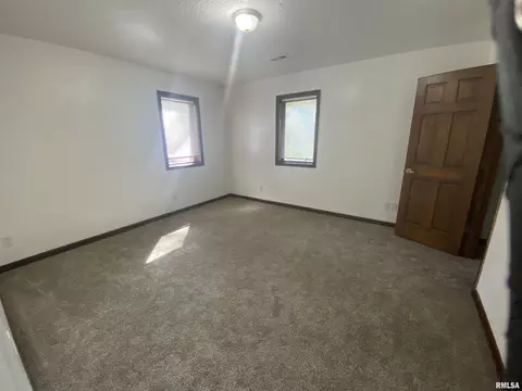 Bedroom - 3912 W Bluffs Rd, Springfield, IL 62711 photo 2 of 4