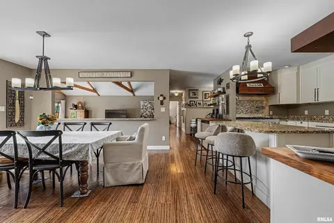Other - 440 E Walnut St, Dawson, IL 62520 photo 2 of 14