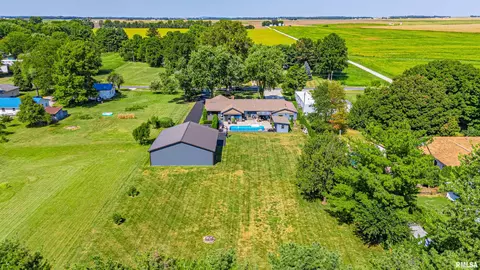 View/Area - 440 E Walnut St, Dawson, IL 62520 photo 4 of 5