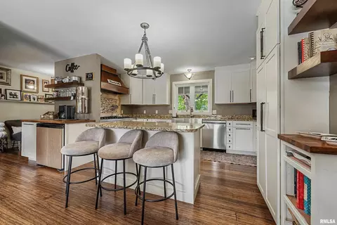 Kitchen - 440 E Walnut St, Dawson, IL 62520 photo 1 of 4