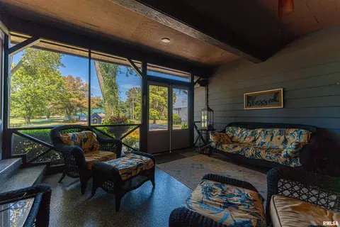 Exterior - 440 E Walnut St, Dawson, IL 62520 photo 7 of 16