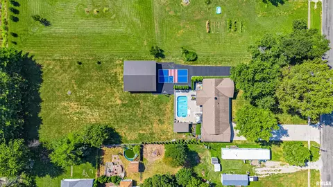 View/Area - 440 E Walnut St, Dawson, IL 62520 photo 3 of 5
