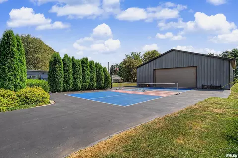 Exterior - 440 E Walnut St, Dawson, IL 62520 photo 16 of 16
