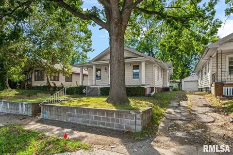 Exterior - 2225 S 6th St, Springfield, IL 62703 photo 1 of 6