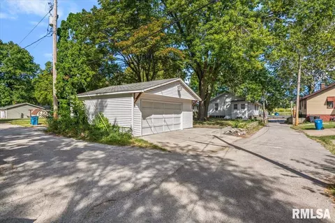Exterior - 2225 S 6th St, Springfield, IL 62703 photo 6 of 6