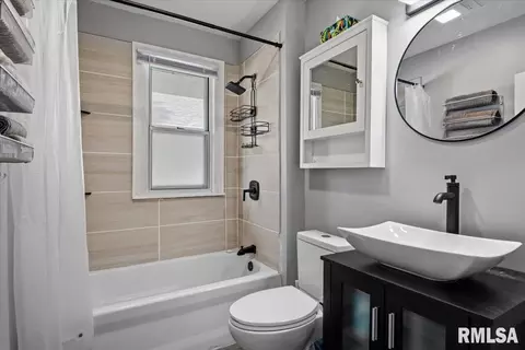 Bath - 2225 S 6th St, Springfield, IL 62703 photo 1 of 1