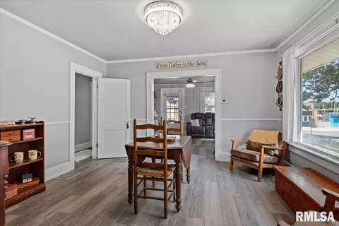 Dining - 2225 S 6th St, Springfield, IL 62703 photo 2 of 2