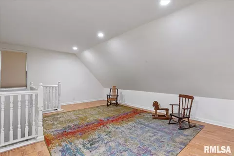 Entry Way - 867 S Douglas St, Springfield, IL 62704 photo 4 of 5