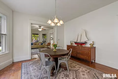 Dining - 867 S Douglas St, Springfield, IL 62704 photo 2 of 3