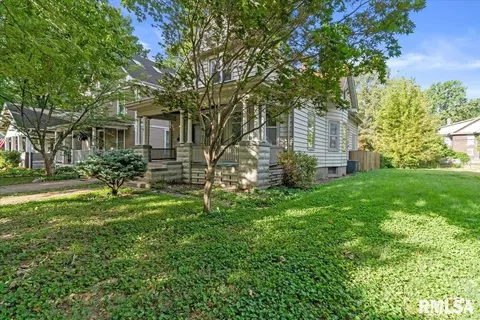 Exterior - 867 S Douglas St, Springfield, IL 62704 photo 1 of 5