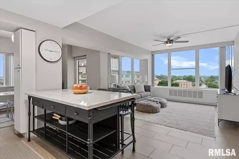 Kitchen - 718 S 7th St, Springfield, IL 62703 photo 1 of 6