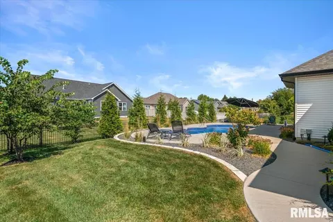 Exterior - 3605 Deer Run Dr, Springfield, IL 62711 photo 8 of 12