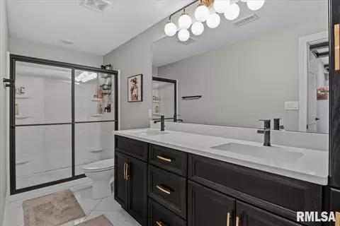 Bath - 3605 Deer Run Dr, Springfield, IL 62711 photo 7 of 7