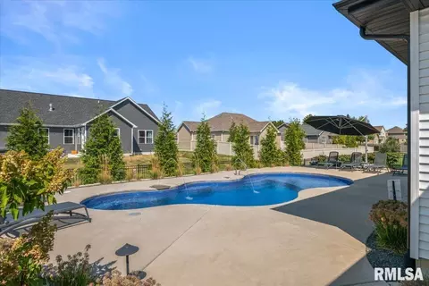 Exterior - 3605 Deer Run Dr, Springfield, IL 62711 photo 9 of 12