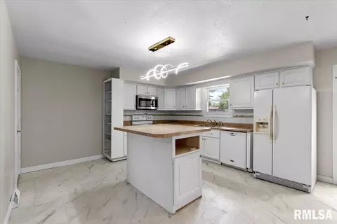 4143 Hazelcrest Rd, Springfield, IL 62703 photo 8
