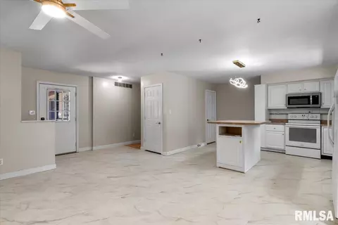 4143 Hazelcrest Rd, Springfield, IL 62703 photo 5